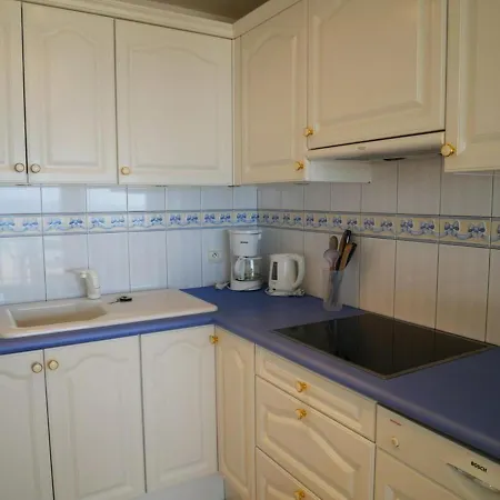 Quiberon: 3 Pieces Avec Balcon Et Parking Pres Du Centre - Fr-1-478-37 Apartment *