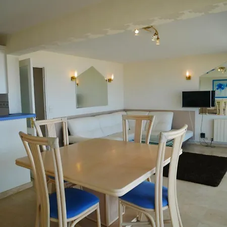 Apartment Quiberon: 3 Pieces Avec Balcon Et Parking Pres Du Centre - Fr-1-478-37