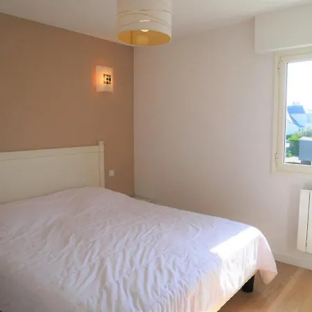 Quiberon: 3 Pieces Avec Balcon Et Parking Pres Du Centre - Fr-1-478-37 Apartment *