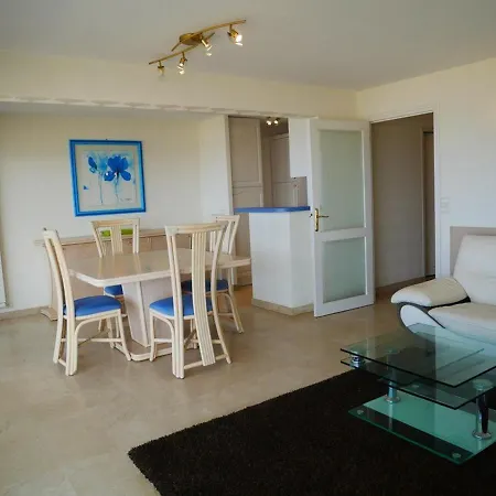 Apartment Quiberon: 3 Pieces Avec Balcon Et Parking Pres Du Centre - Fr-1-478-37 Quiberon
